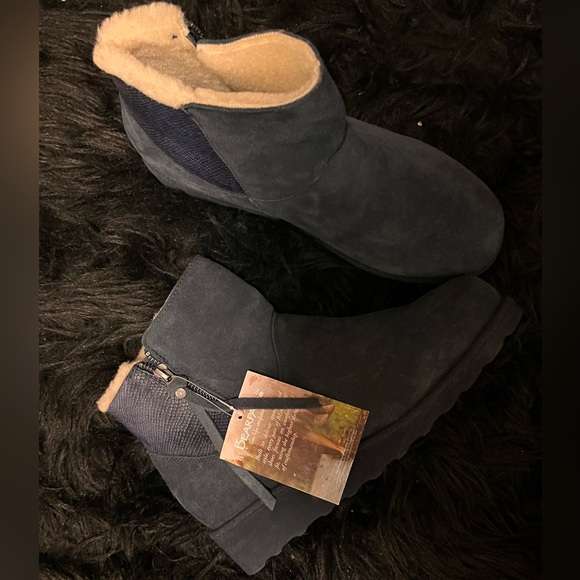 NWT!! New BEARPAW Megan Suede Sheepskin Bootie with NeverWet-Navy-Size 9-NEW - Picture 2 of 7